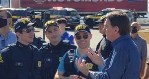 Bolsonaro acompanha operação