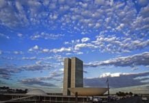 Congresso vota nesta semana fim da escala 6×1 e “taxa das blusinhas”