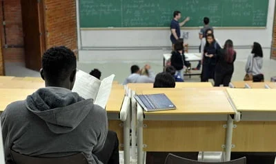 Foto: Marcello Casal Jr/Agência Brasil Greve em universidades federais é anunciada.