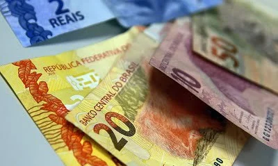 Moeda Nacional, Real, Dinheiro, notas de real PIS e Pasep: Caixa libera abono para trabalhadores nascidos em março e abril.