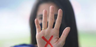 Mulher é agredida em shopping de Salvador.