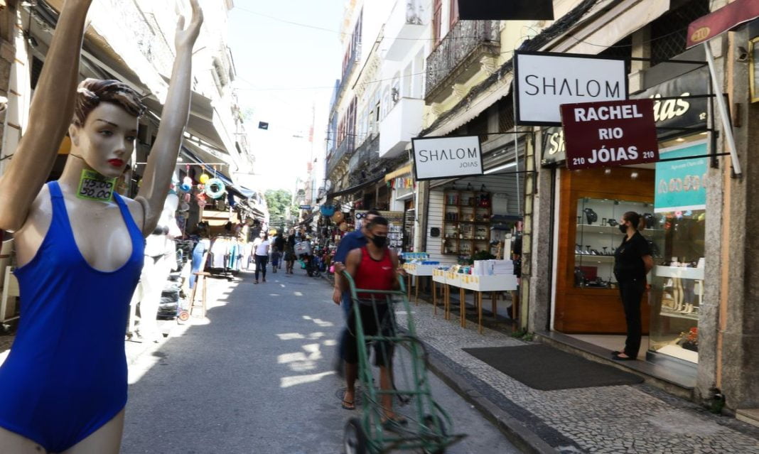comercio_na_saara_reabre_no_rio_tnrgo_abr_0904216707