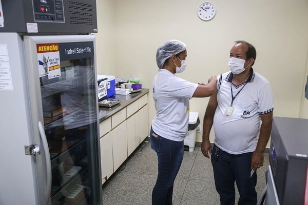 VACINA COVID FUCIONARIO SAUDE