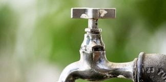 Salvador: Justiça decide que consumidores afetados por falta de água têm direito a desconto na tarifa