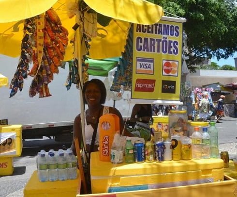 Prefeitura de Salvador anuncia cadastramento online para ambulantes trabalharem nas festas populares