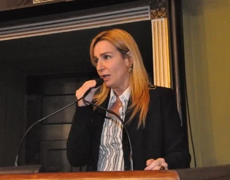 andrea-mendonça