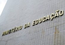 lista de cursos superiores semipresenciais autorizados pelo MEC Educação: MEC lançará projeto para albetização de brasileiro com mais de 15 anos