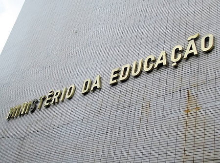 Educação: MEC lançará projeto para albetização de brasileiro com mais de 15 anos