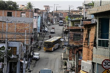 Imagem: Rua do bairro Rio Sena no Subúrbio Ferroviário de Salvador.