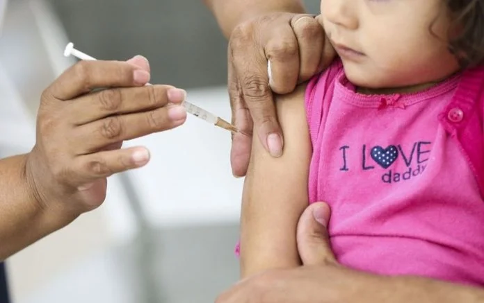 vacina-infantil-1 Brasil tem avanço na vacinação infantil e deixa ranking dos países com menor cobertura vacinal