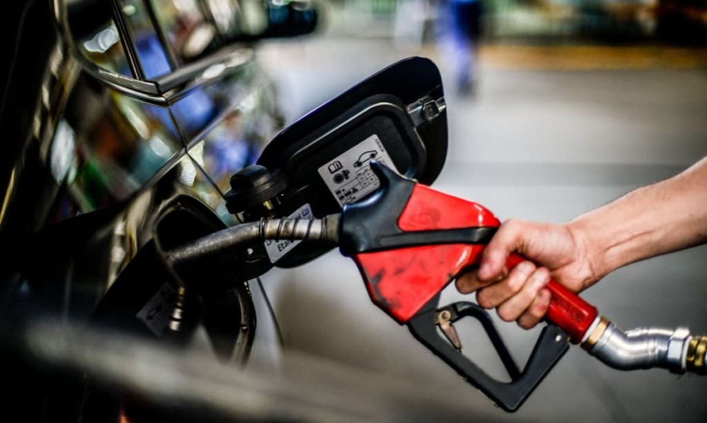 Gasolina: Preço do combustível dispara na capital baiana