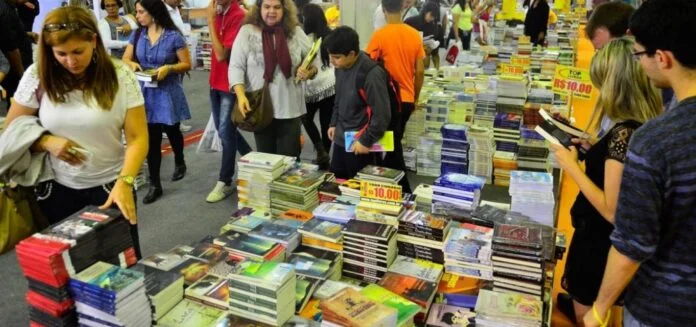 130271,com-uma-variedade-de-atracoes-bienal-comeca-nesta-quinta-3