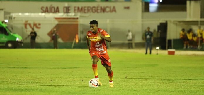 132479,vitoria-toma-virada-perde-por-3x1-e-se-complica-no-campeonato-baiano-3