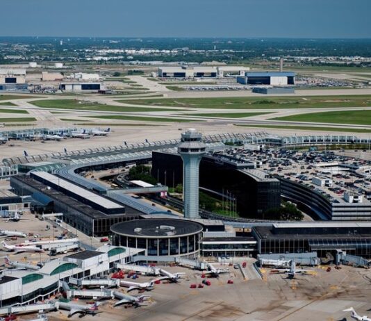 Neta segunda-feira (15), aeroporto de Porto Alegre retoma atividades