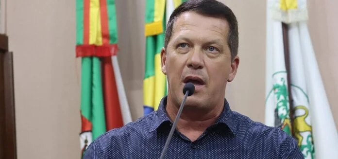 133804,mp-pede-indenizacao-de-r300-mil-a-vereador-gaucho-que-ofendeu-baianos-3