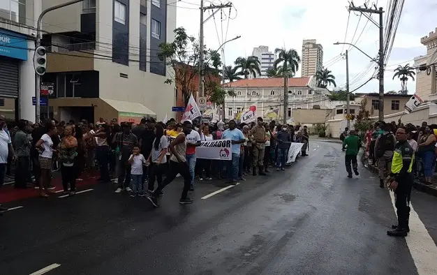 protesto de empresas terceirizadas paralisam suas atividades