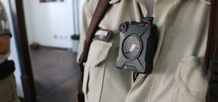 135297,secretaria-de-seguranca-publica-da-bahia-abre-edital-para-contratacao-de-cameras-corporais-para-policiais-3 Salvador: Governo instala câmeras de segurança em fardas de policiais militares de mais duas companhias