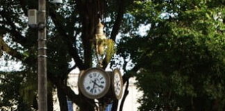 Relógio de São Pedro volta a operar no Centro de Salvador