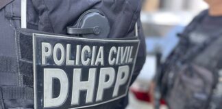 Corpo é encontrada em lata de lixo em Salvador.