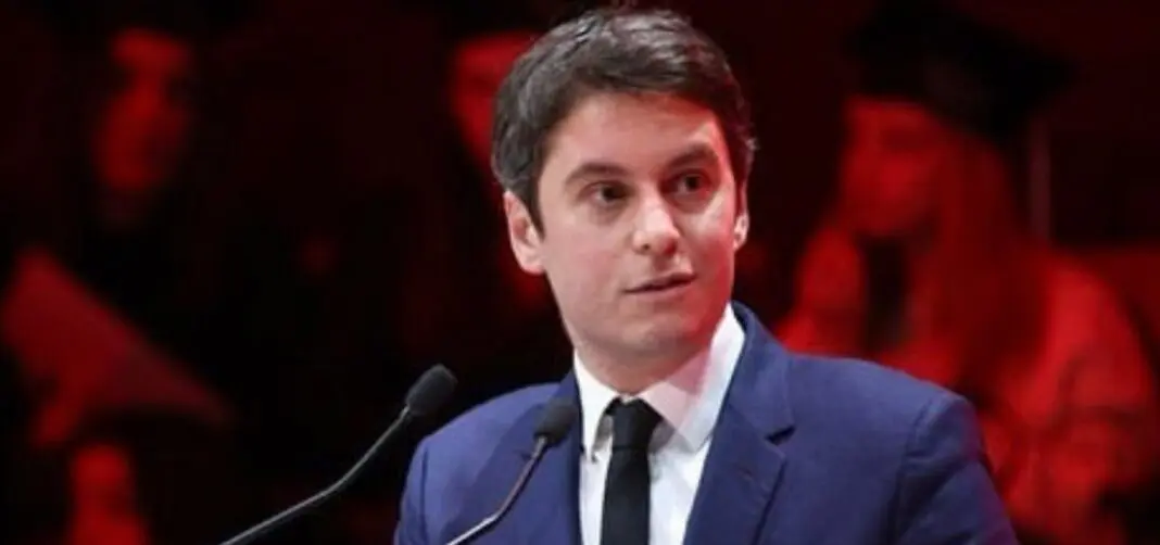 140353,franca-anuncia-proibicao-de-vestimenta-muculmana-nas-escolas-3