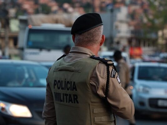 Salvador: Casal é feito refém após ter casa invadida por jovem