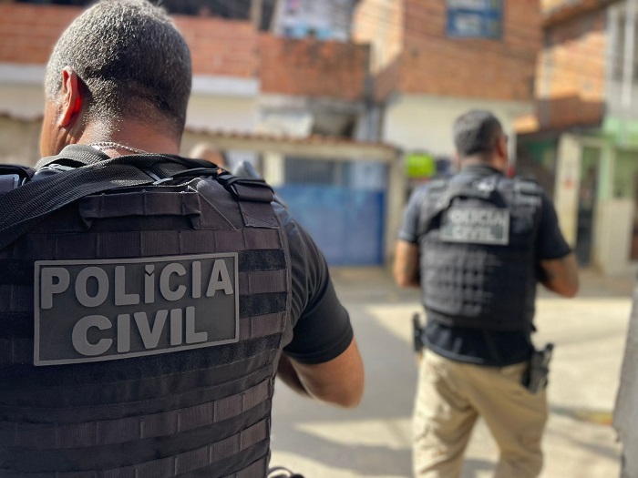 Ao tentar se esconder em culto religioso, foragido da justiça é preso em Salvador