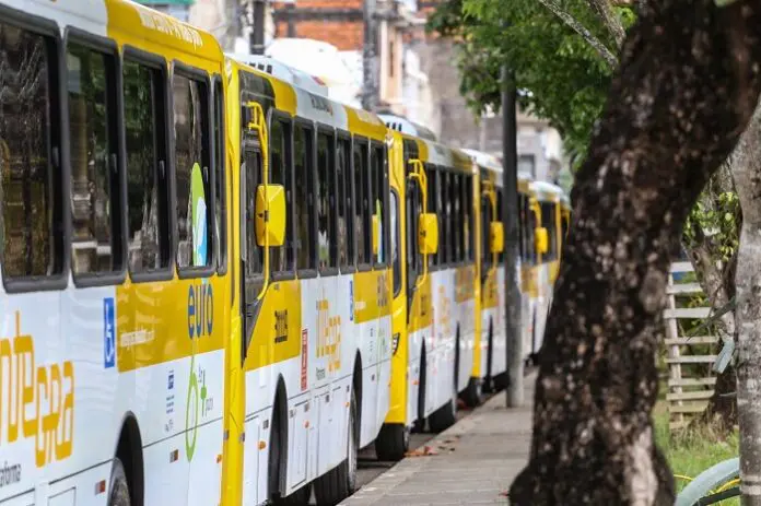 ônibus Sem aumento na passagem: Prefeito de Salvador descartar aumentar o valor em 2024