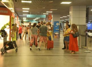 Carnaval 2026 registra alta expressiva em todos os índices do turismo, amplia fluxo de visitantes e aquece economia de Salvador