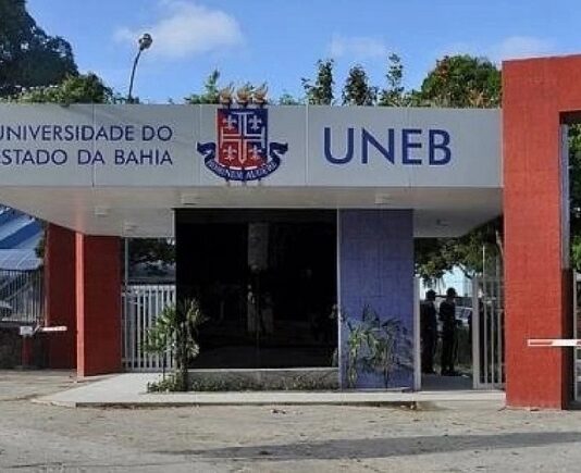 UNEB: Professores aprovam indicativo de greve