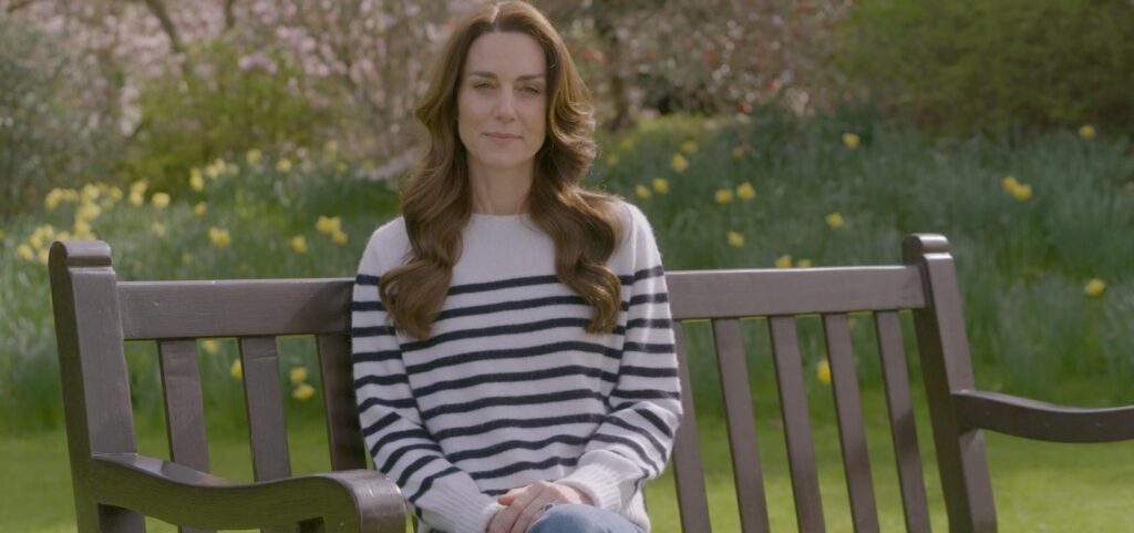 Em vídeo, princesa Kate Middleton revela estar tratando de um câncer.