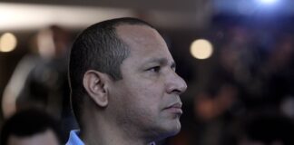 Pai de Neymar afirma que não pagará fiança de Daniel Alves.