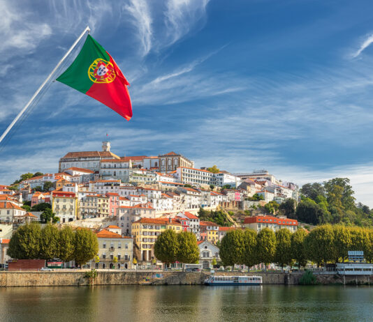 Eleições de Portugal são vencidas pelo Centro-Direita.