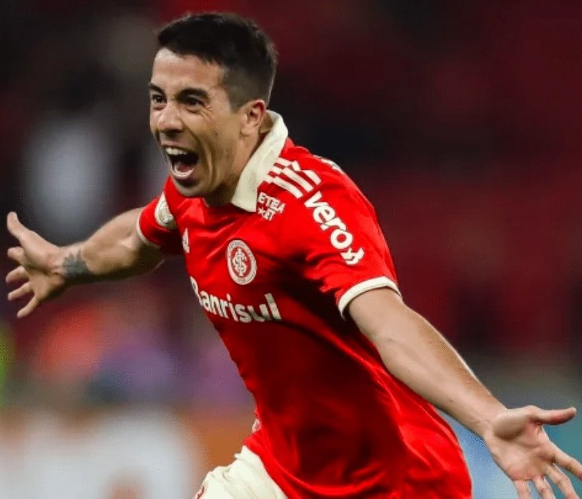 Reforço do Bahia: Jogador uruguaio desembarca em Salvador.