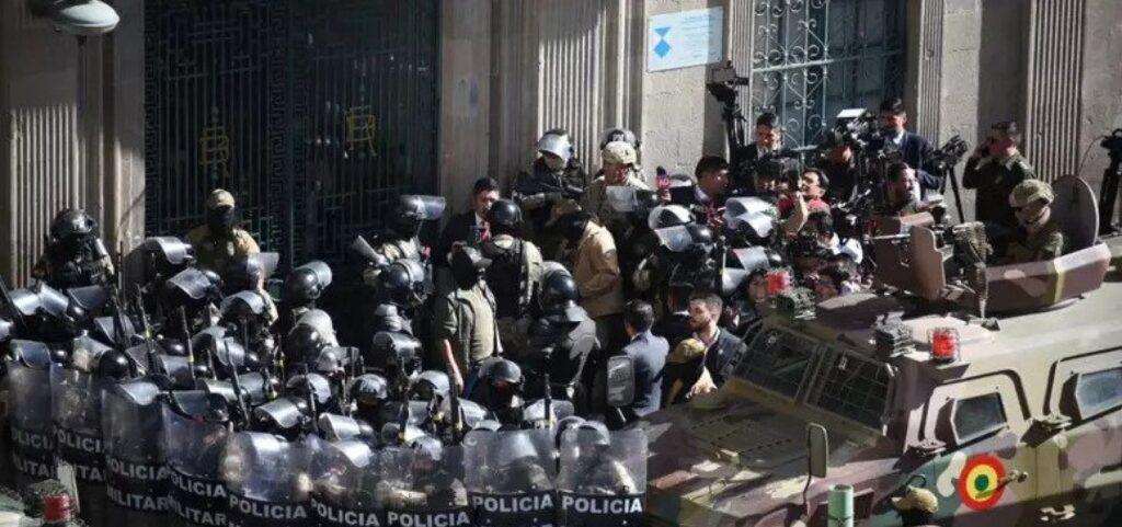 Após tentativa de golpe, ex-comandante do exército boliviano é preso