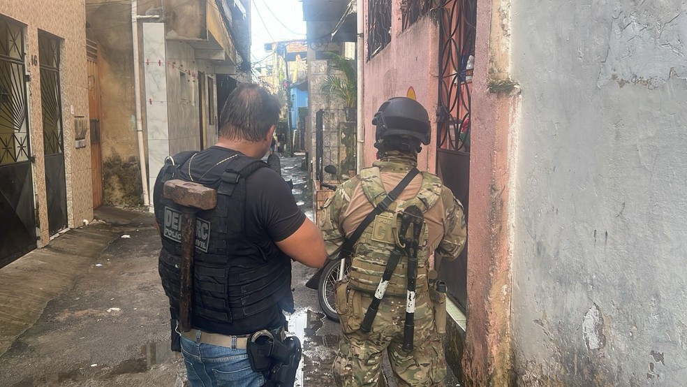 Quatro pessoas são presas em Salvador por tráfico de drogas