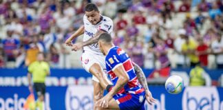 Após perder para o Fortaleza, Vitória volta a ficar mais próximo da zona de rebaixamento