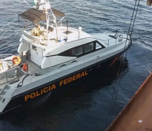 5 imigrantes clandestinos são resgatados pela PF em navio no Rio de Janeiro