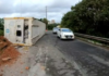 Contêiner cai de caminhão no Cabula e interdita acesso à BR-324