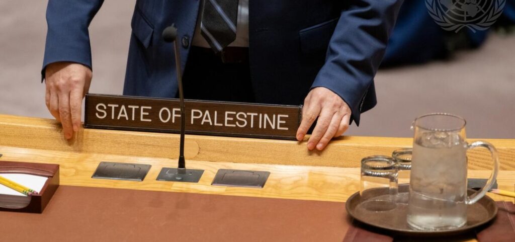 Assembleia-Geral da ONU exige que Israel desocupe territórios palestinos em 12 meses
