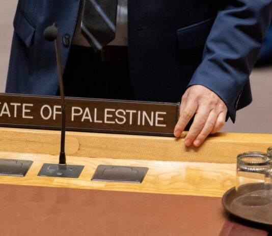 Assembleia-Geral da ONU exige que Israel desocupe territórios palestinos em 12 meses