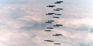 EUA atacam instalações subterrâneas Houthis no Iêmen