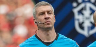 Corinthians acusa Flamengo de presentear árbitro de semifinal com camisa do clube