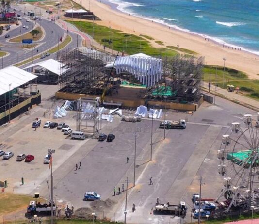 Arena Parque dos Ventos: Entendo motivo do nome de Daniela Mercury ser retirado de espaço de eventos